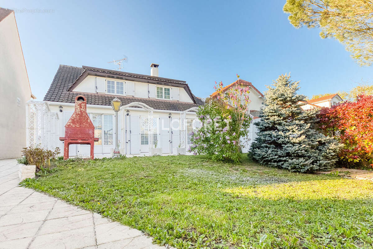 Maison à PONTAULT-COMBAULT