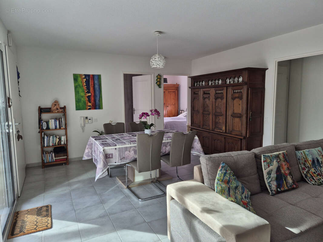 Maison à SAINT-LAURENT-DE-LA-PREE