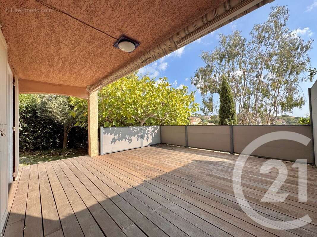 Maison à BORMES-LES-MIMOSAS