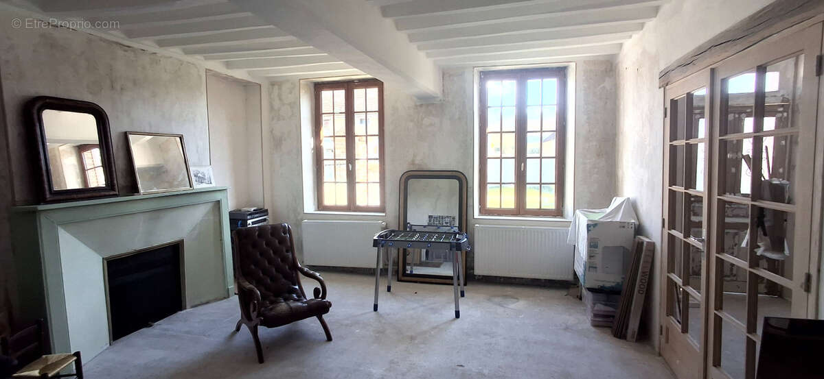 Maison à FLEURY-LA-VALLEE