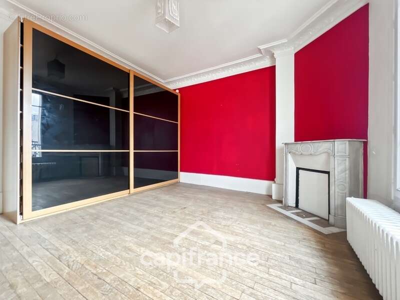 Dernier étage, charme de l’ancien et adresse recherchée aux portes de Vincennes - photo 7