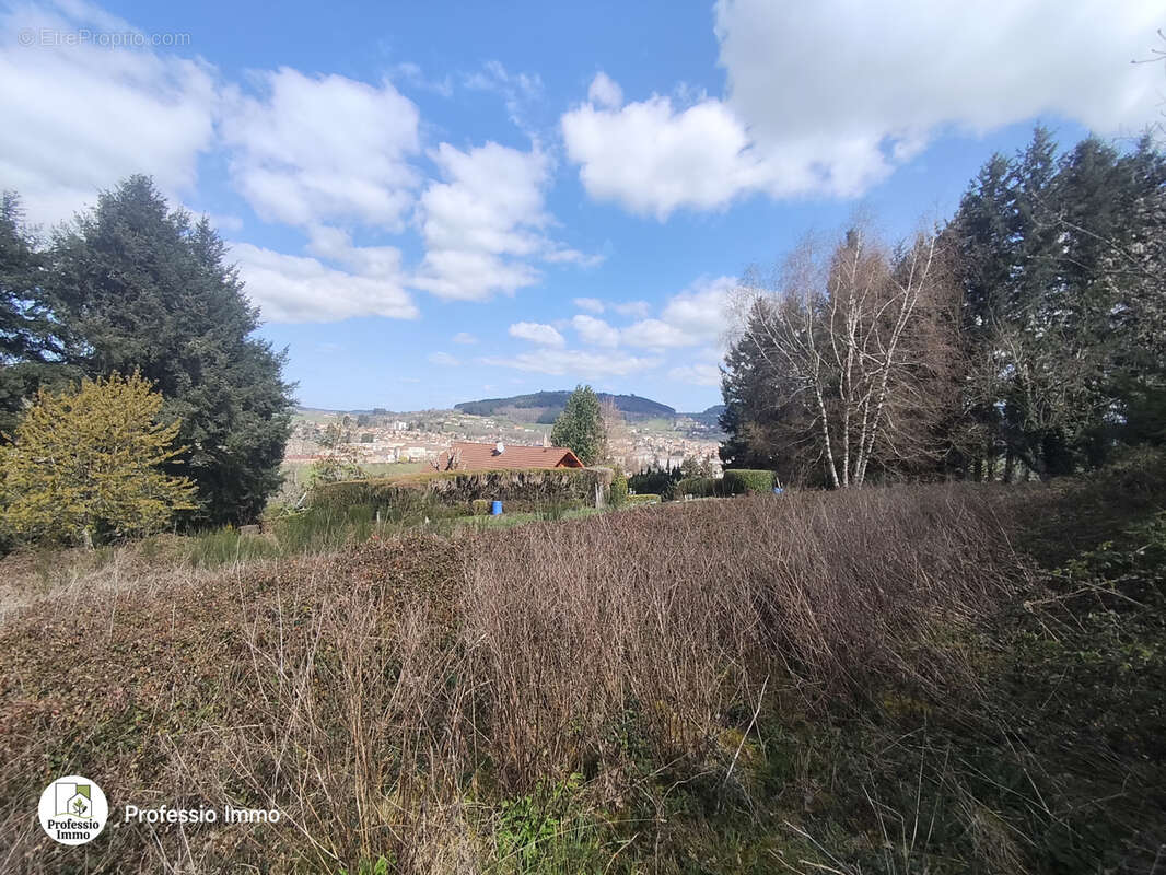 Terrain constructible de 1679m2 à Chauffailles - photo 2