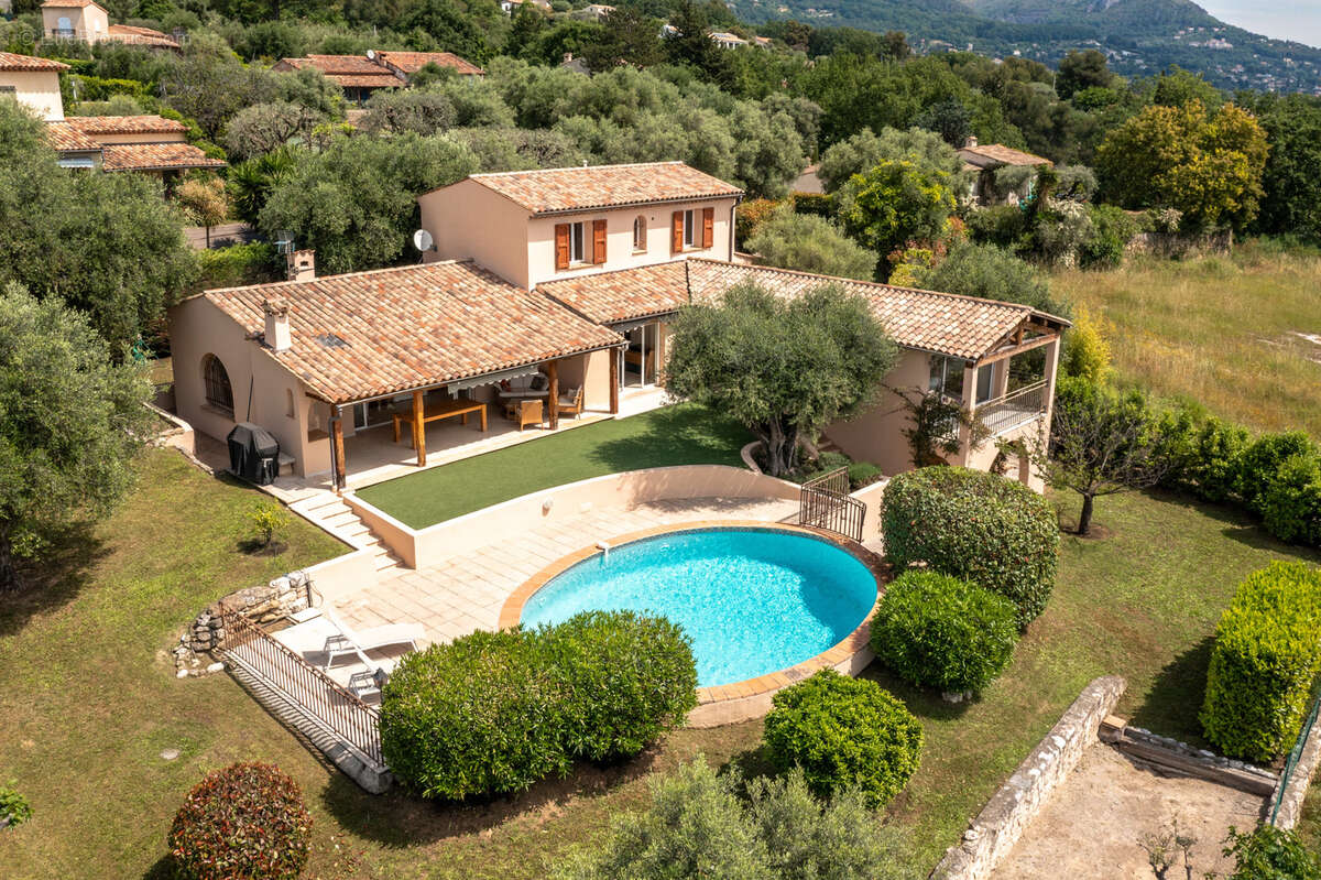 Maison à TOURRETTES-SUR-LOUP