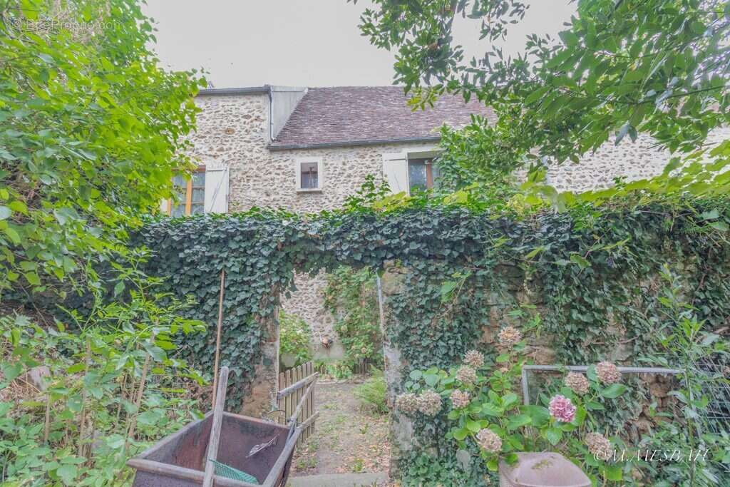 Maison à LEUVILLE-SUR-ORGE