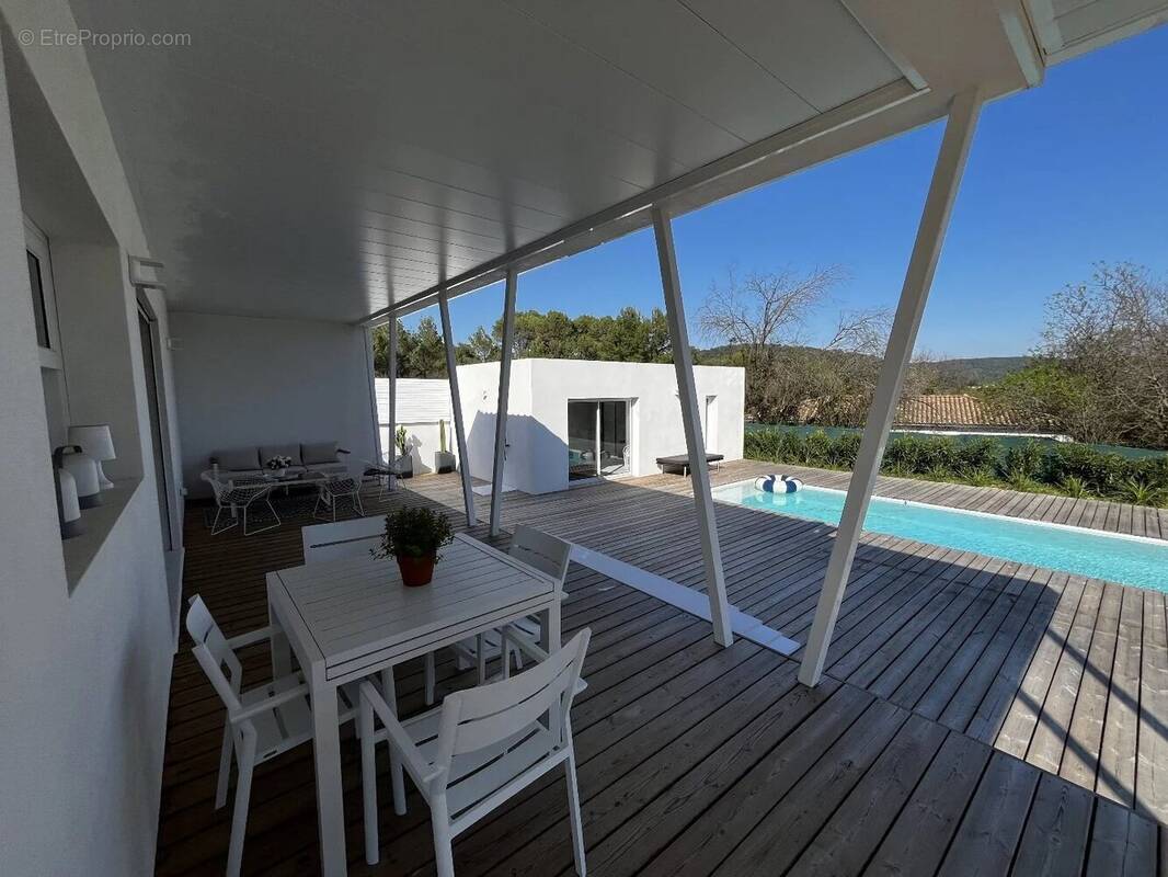 Maison à CANNES-ET-CLAIRAN