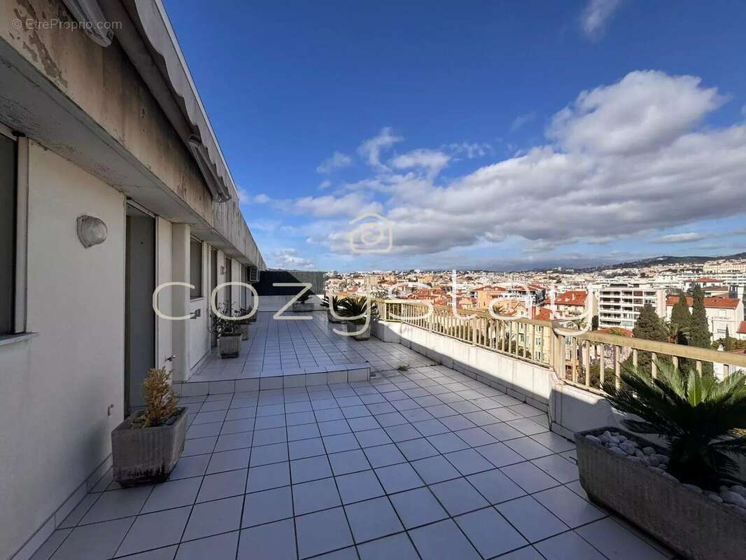 Appartement à CANNES