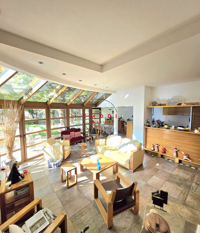 Maison à SAINT-MAUR-DES-FOSSES