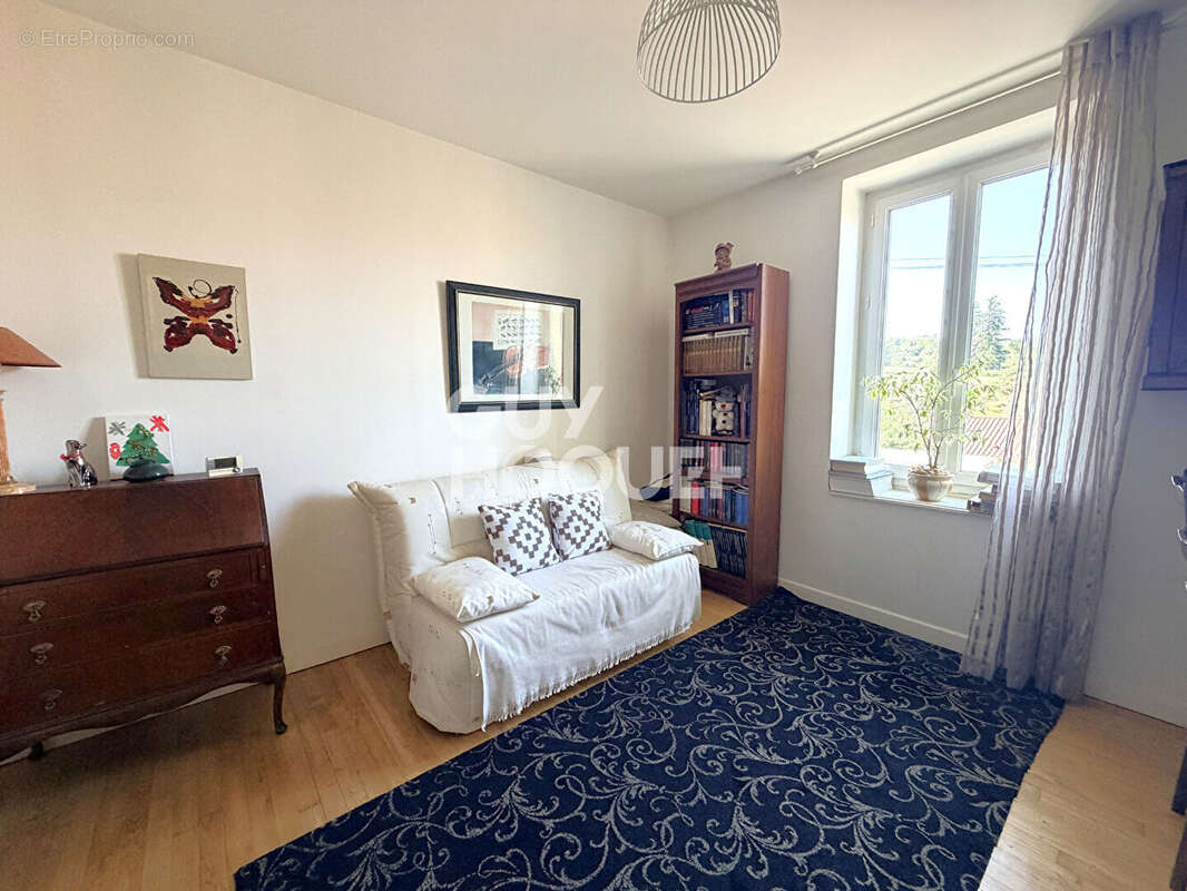 Maison de 126 m² à Saint Genis L'Argentiere - photo 4