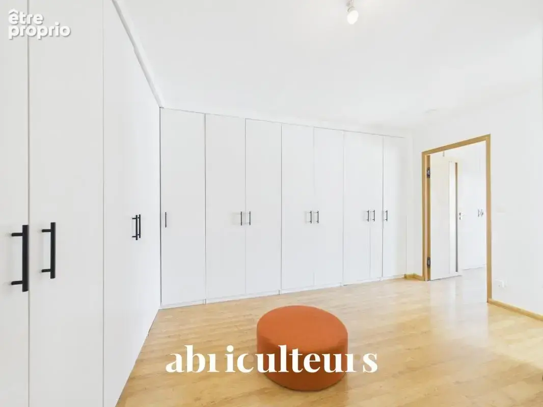 Grande maison d'architecte de 219M2 - DPE C - Jardin - 5 chambres - Mobilier sur-mesure - Un garage/buanderie - 2 parking - Rezé - photo 8