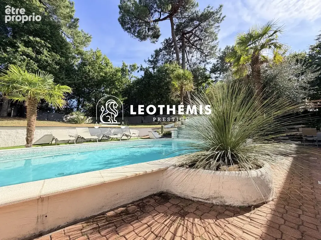 Maison 9 pièces 398 m² à vendre à Les Mathes (17570) - photo 2