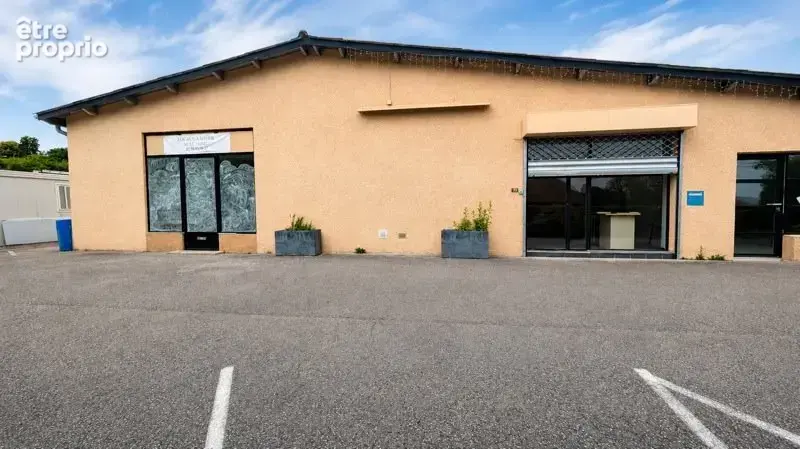 Commerce à CORBELIN