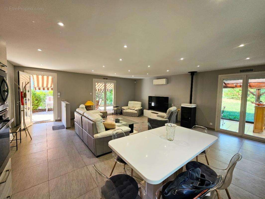 Villa semi-plain-pied - 5 pièces – Cournon-d’Auvergne - photo 11