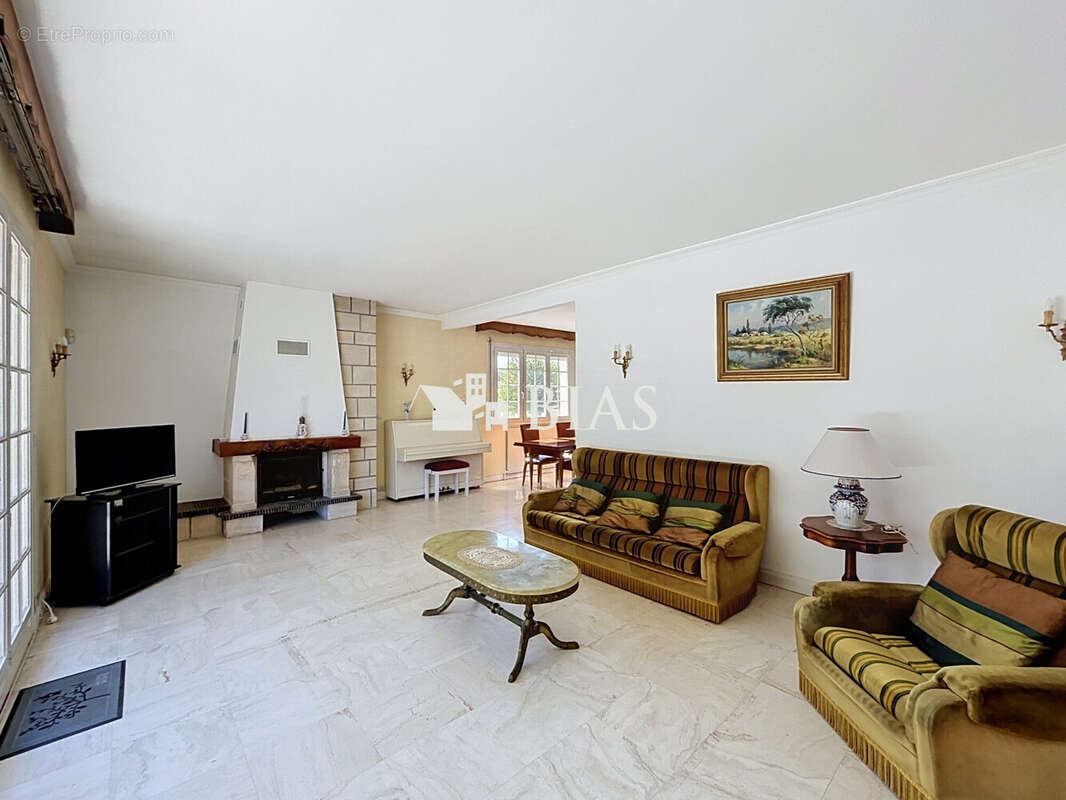 Maison 171 m² à Oissel  - photo 2