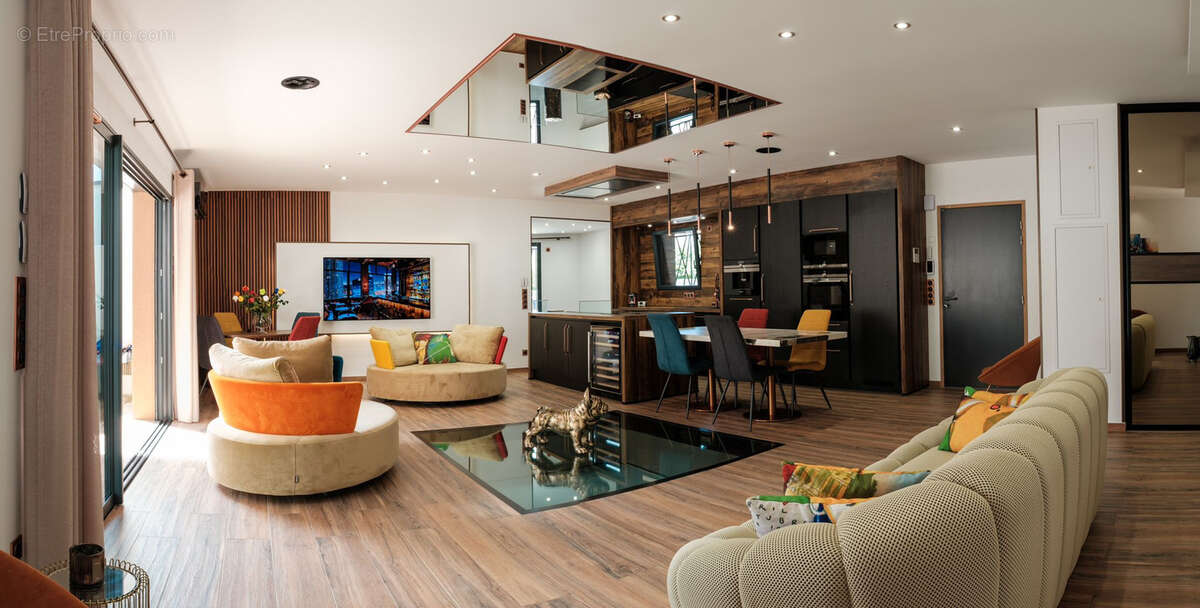 Appartement à SAINT-PRIEST-EN-JAREZ