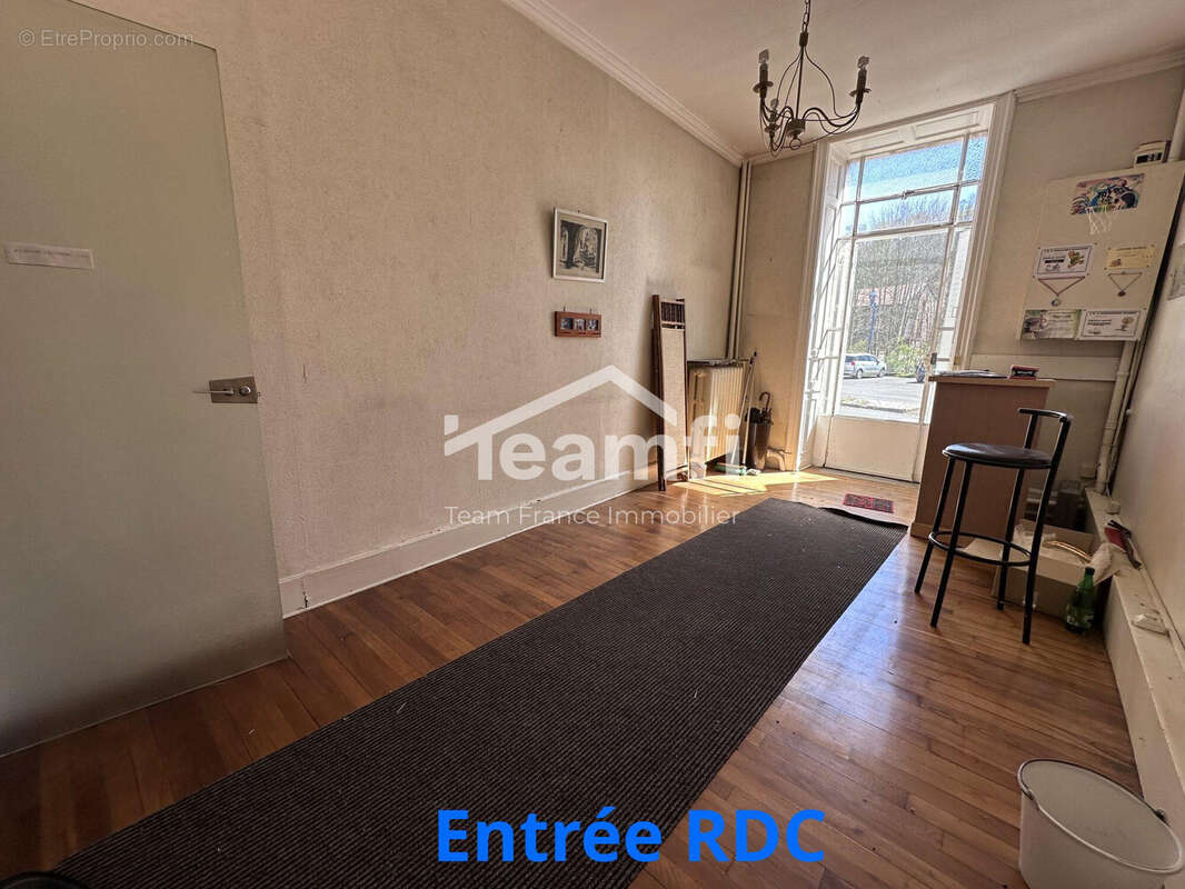 Appartement à LA MONNERIE-LE-MONTEL