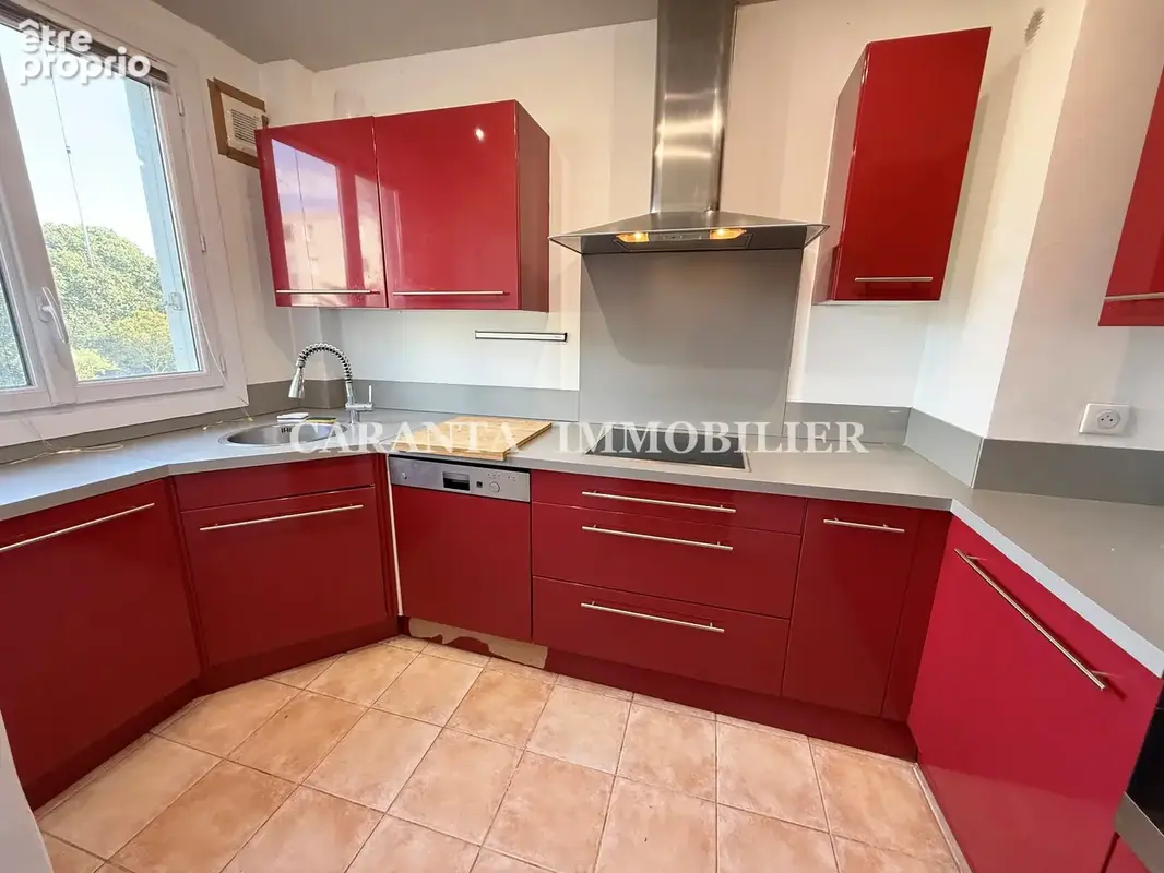 Vente appartement 4 pièces Sainte-Maxime avec parking, clim et cave - photo 5