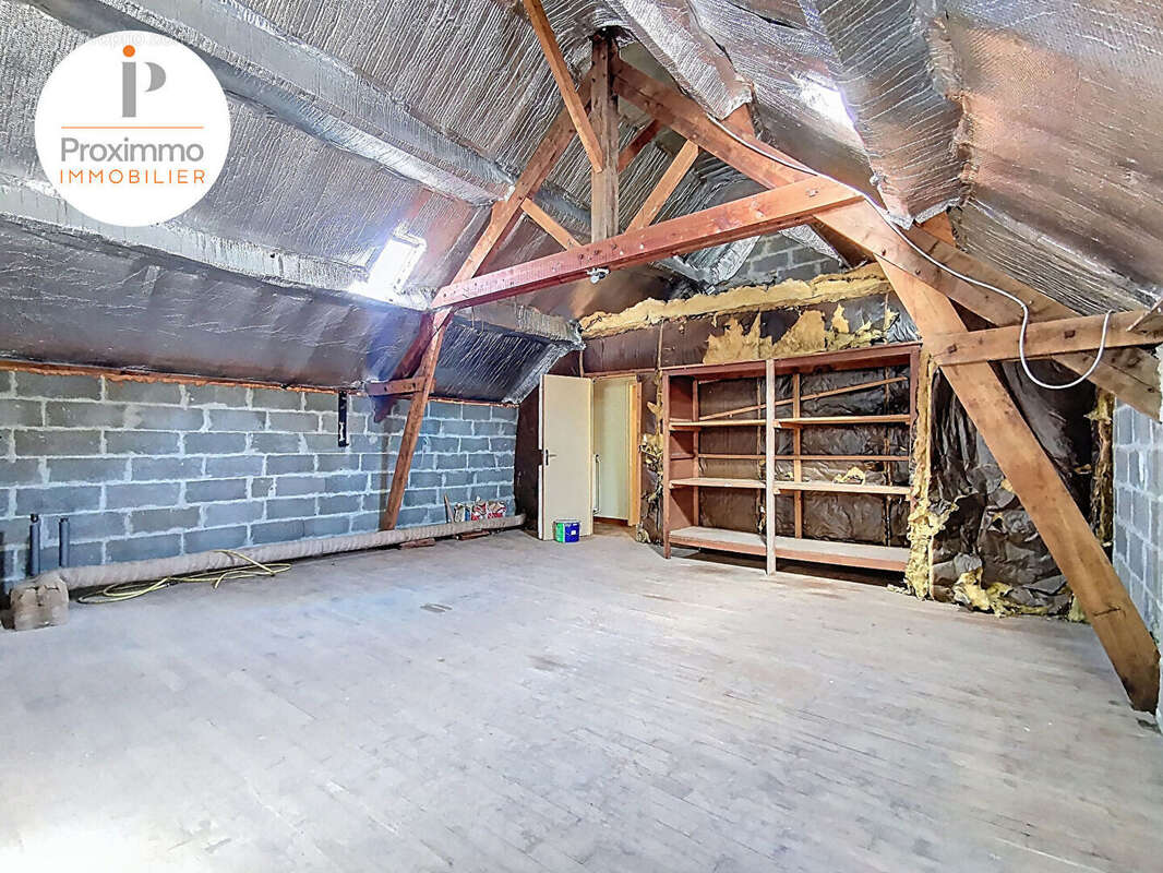 Maison a renover avec beau potentiel - photo 13