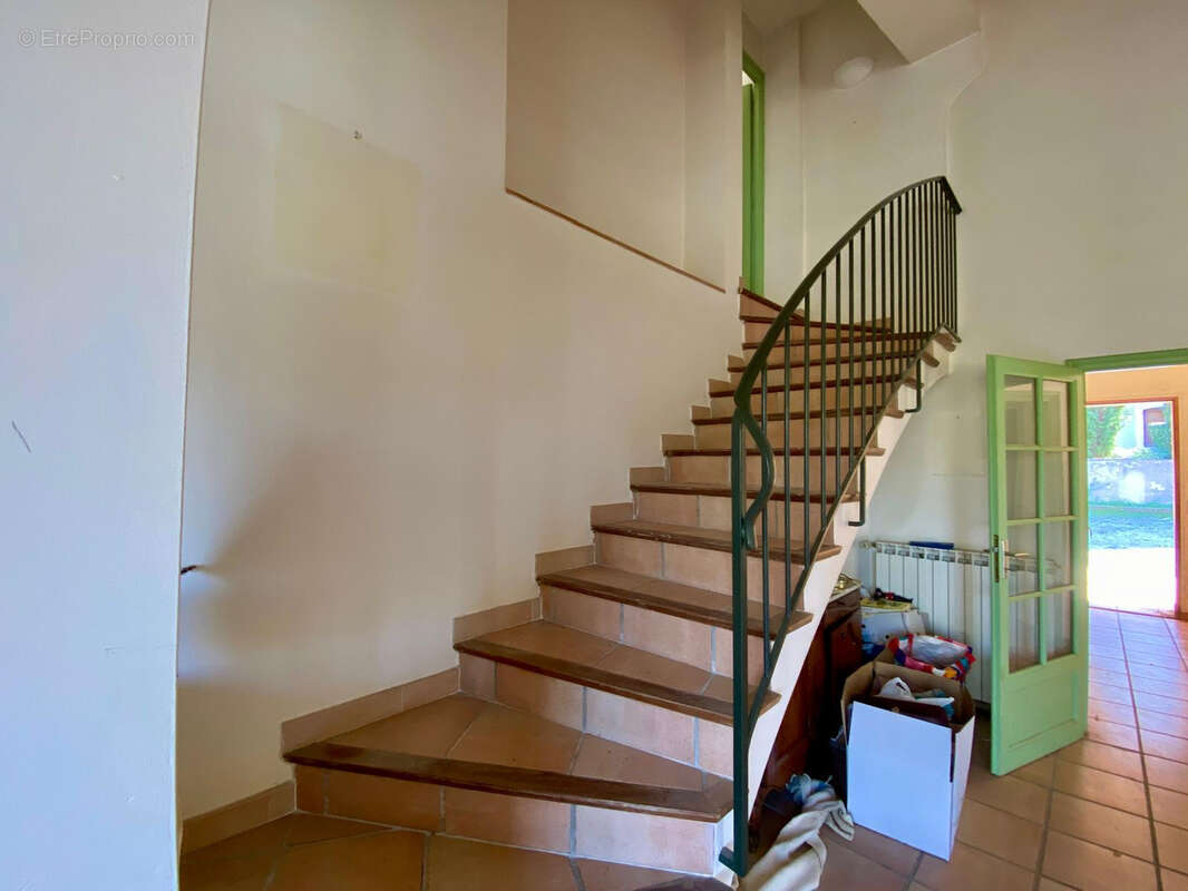 Maison à SAINT-CLEMENT-DE-RIVIERE