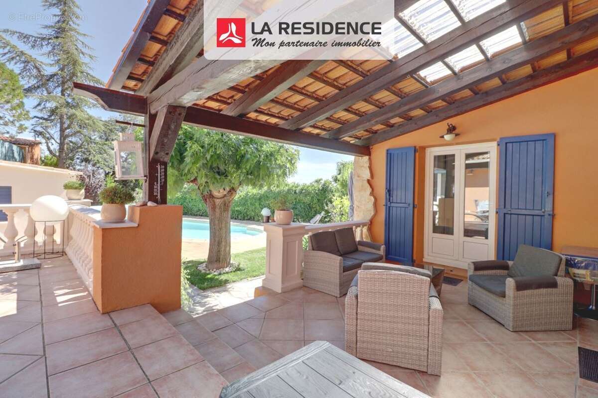 Maison 153 m² à Taradeau  - photo 2