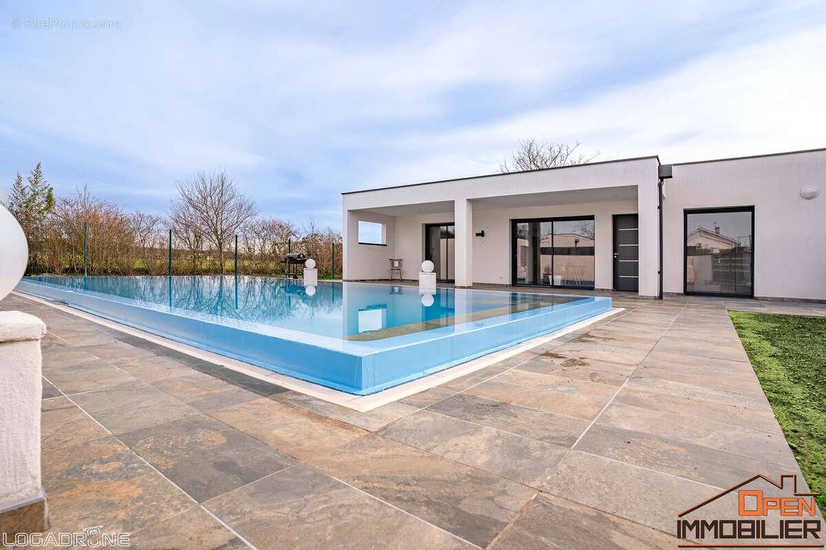 Maison à SAINT-SYLVESTRE-SUR-LOT