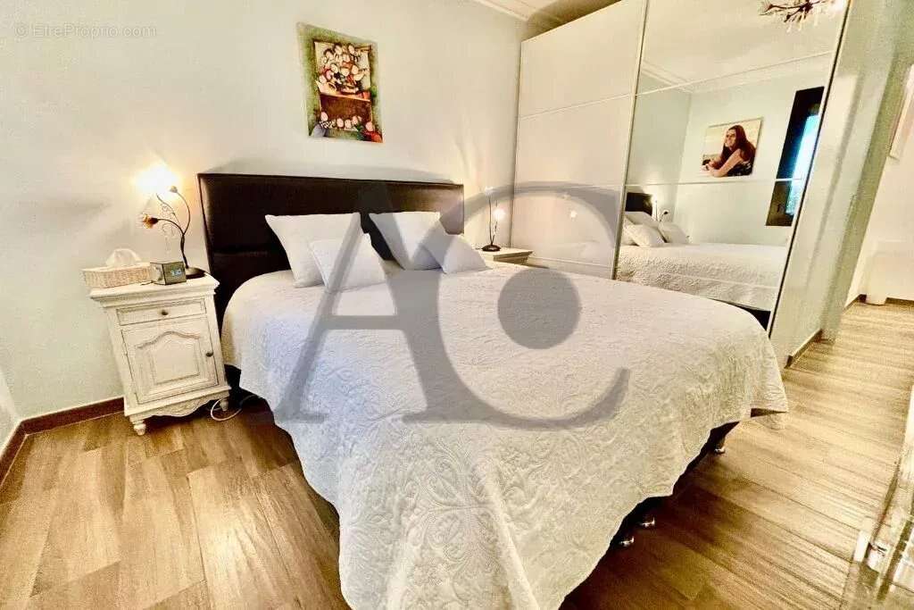 Appartement à VILLENEUVE-LOUBET