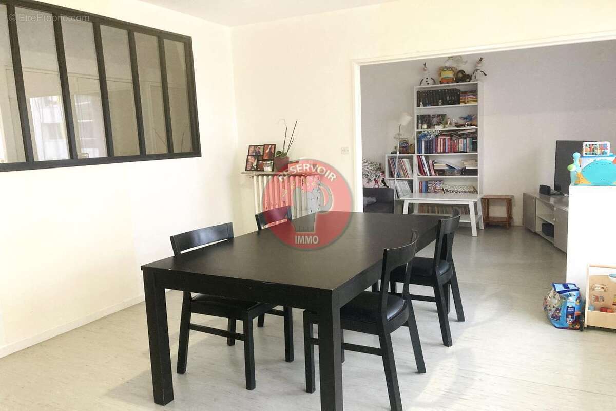 Appartement à CHENOVE