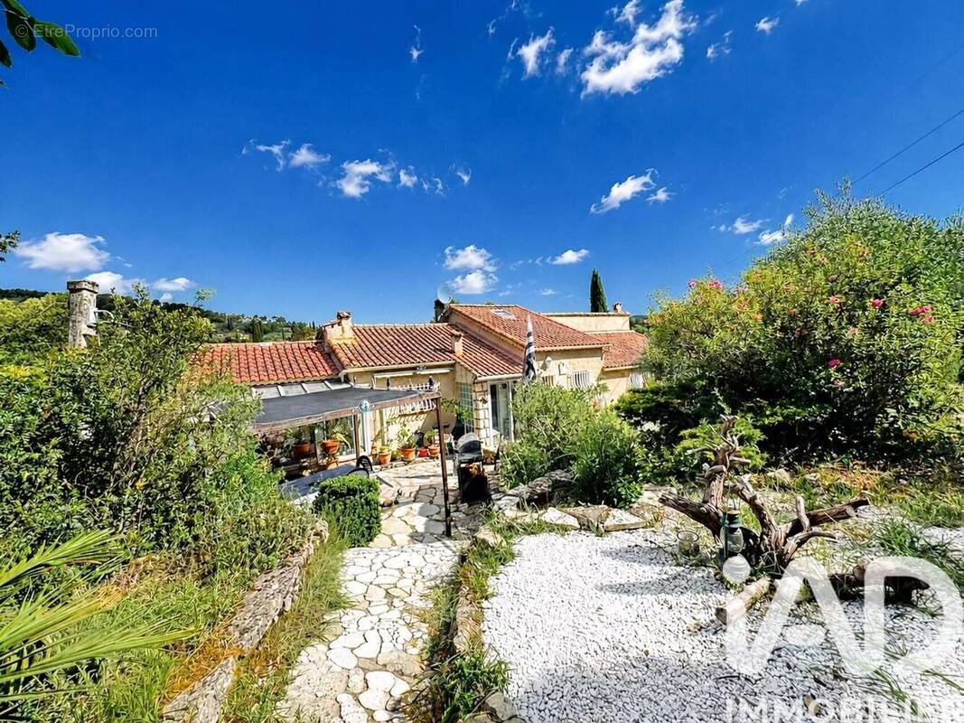 Photo 1 - Maison à LORGUES