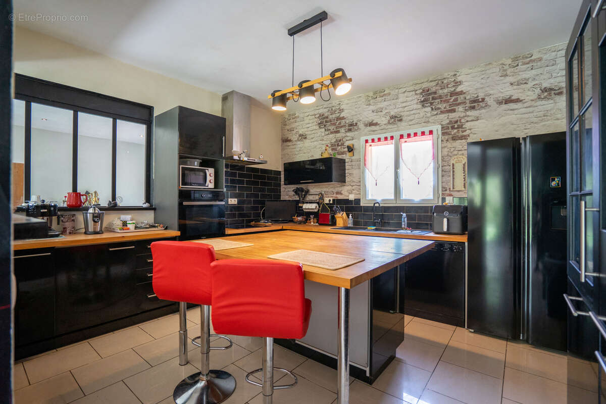 Maison à MONTAIGU-DE-QUERCY