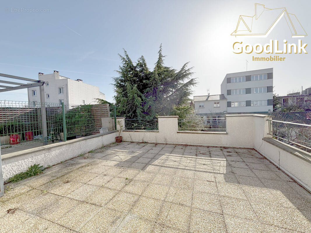Appartement à AUBERVILLIERS