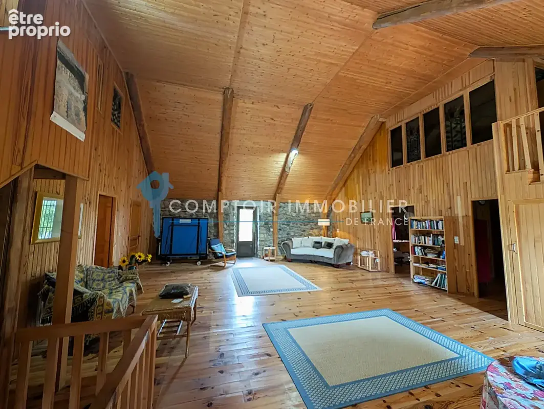 Dépt. 07 - A VENDRE à USCLADES-ET-RIEUTORD - Grande Ferme rénovée de 250 m2 environ - Parcelles 3.466 m2 - photo 29
