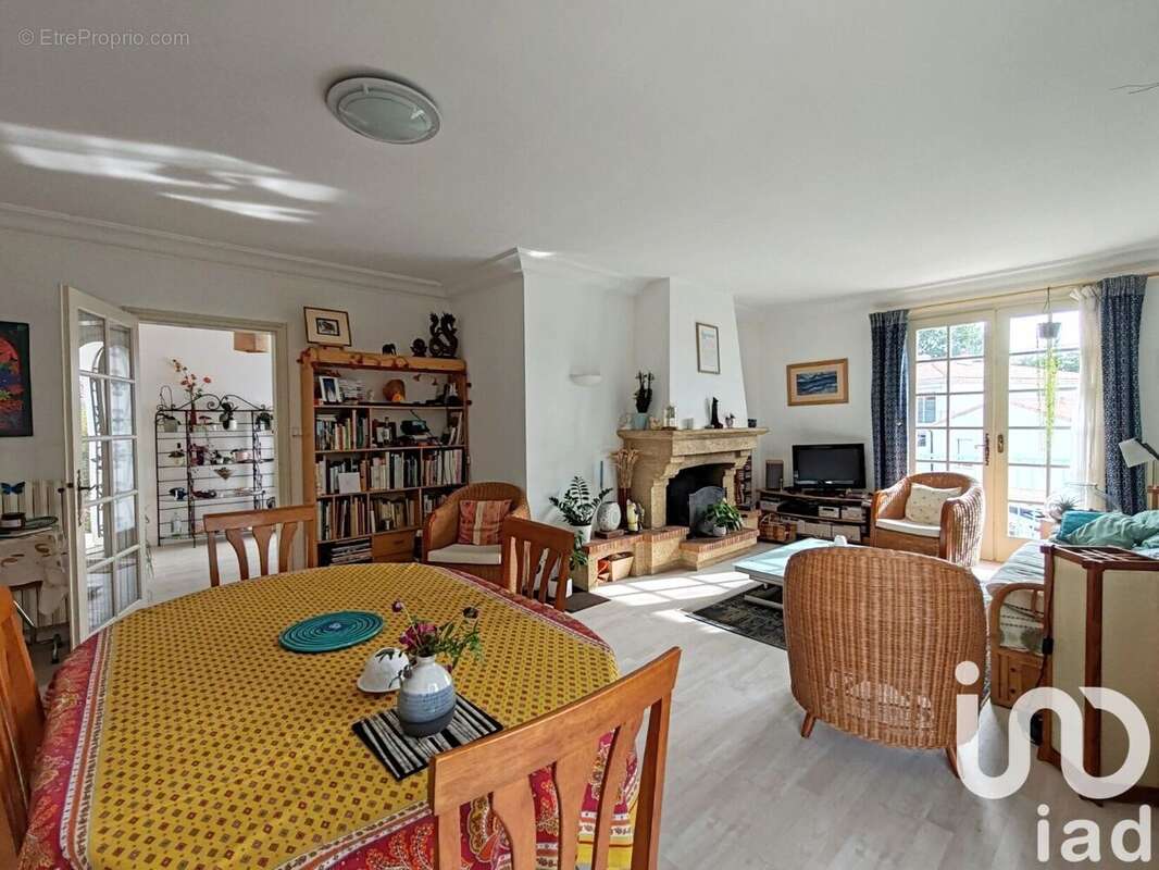 Maison 154 m² à Challans  - photo 2