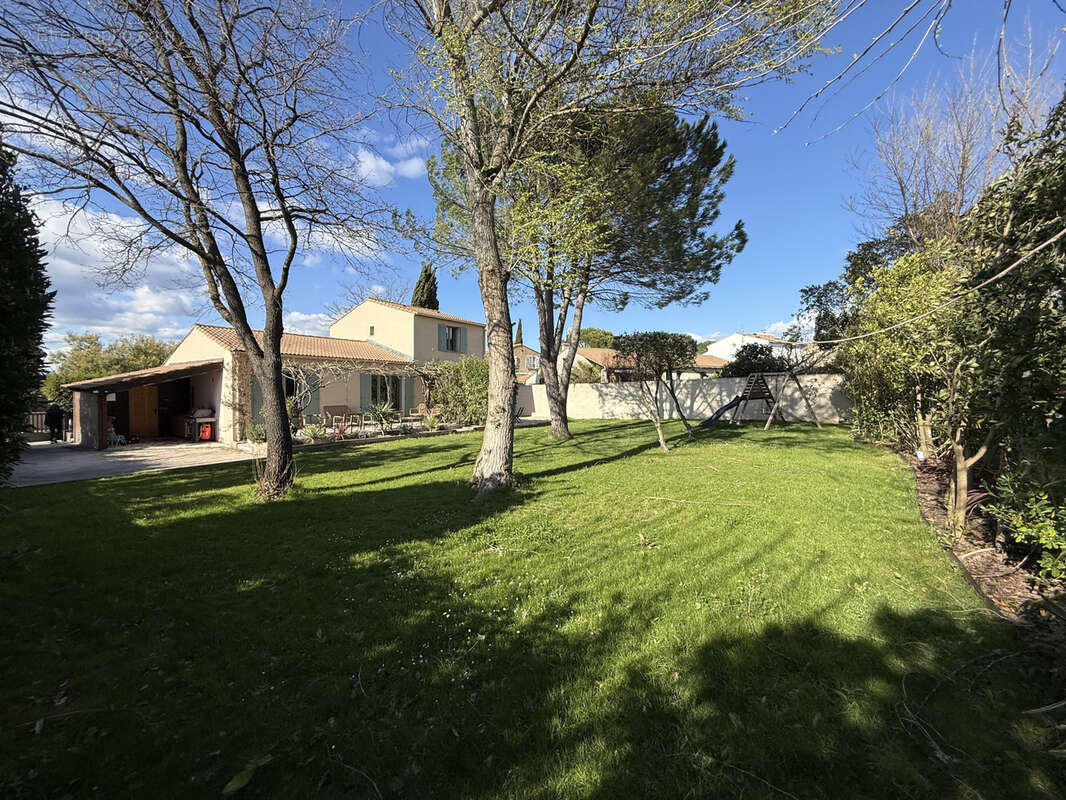 Maison à LA CALMETTE