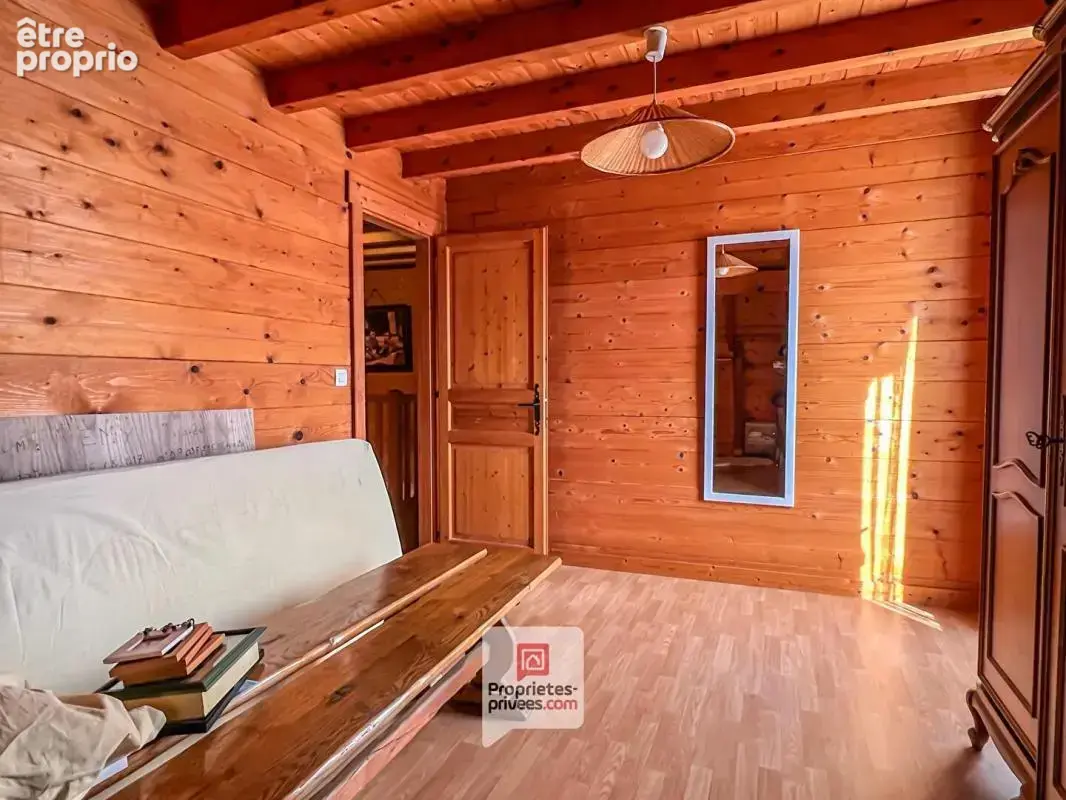 Plateau des Petites Roches (38660) - Chalet en madriers 4 chambres+ studio + carport + jardin - photo 15