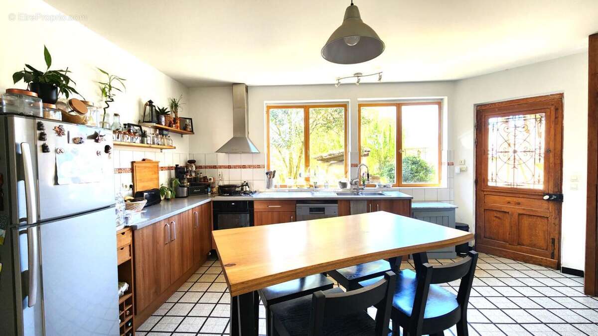 Ensemble immobilier 443m² - grange 200m² - terrain 1291m² - photo 5