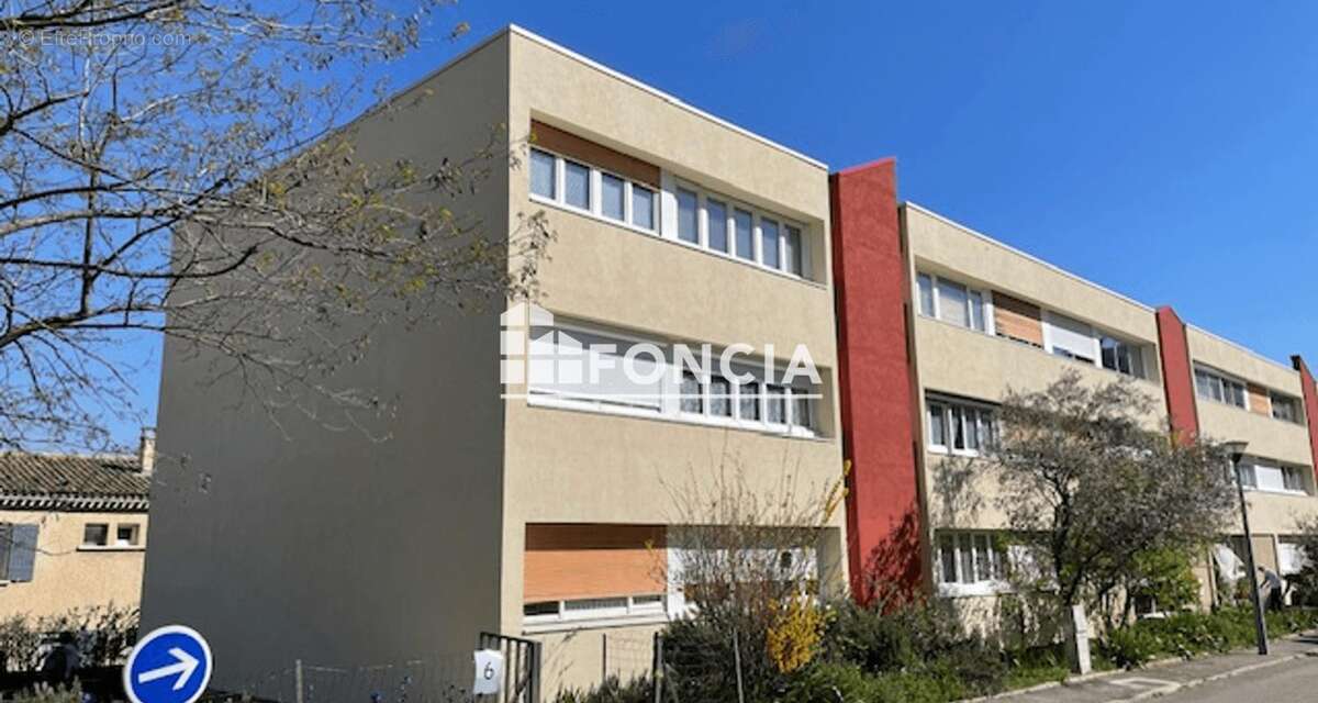 Appartement à VILLENEUVE-LES-AVIGNON