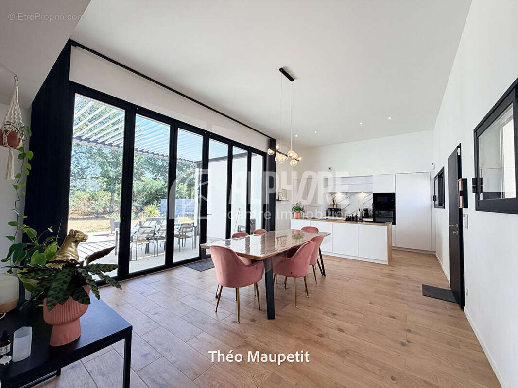 Maison Saint Denis La Chevasse 4 pièce(s) 121 m2 - photo 2