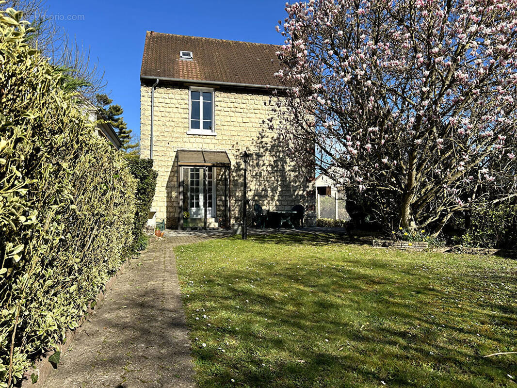 Maison à CHAMPAGNE-SUR-OISE