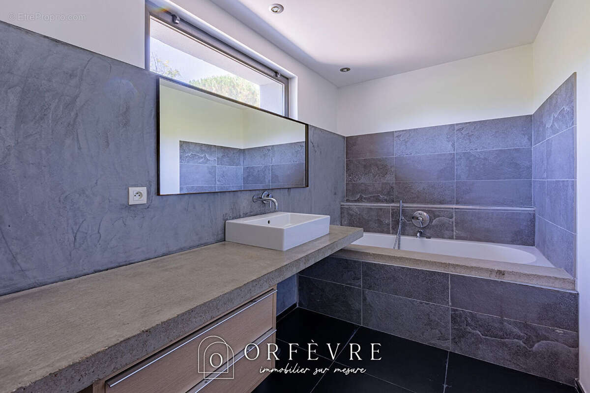 Maison à CASTELNAU-LE-LEZ