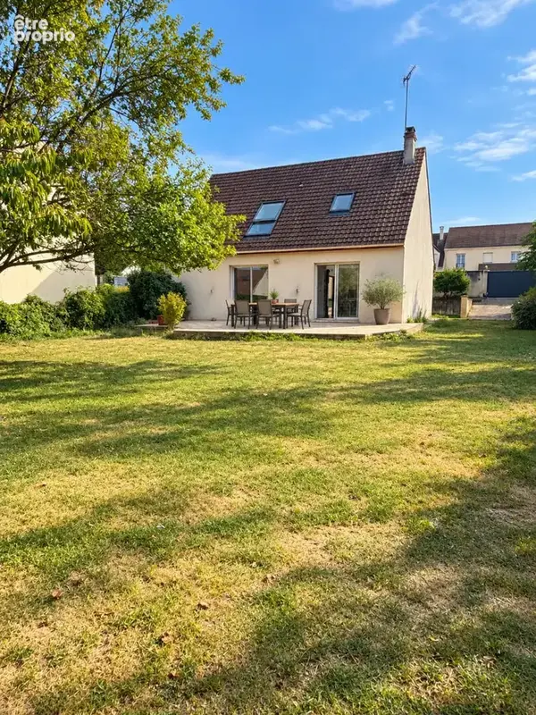 Photo Maison à Mezieres-Sur-Seine au prix de 399 000€
