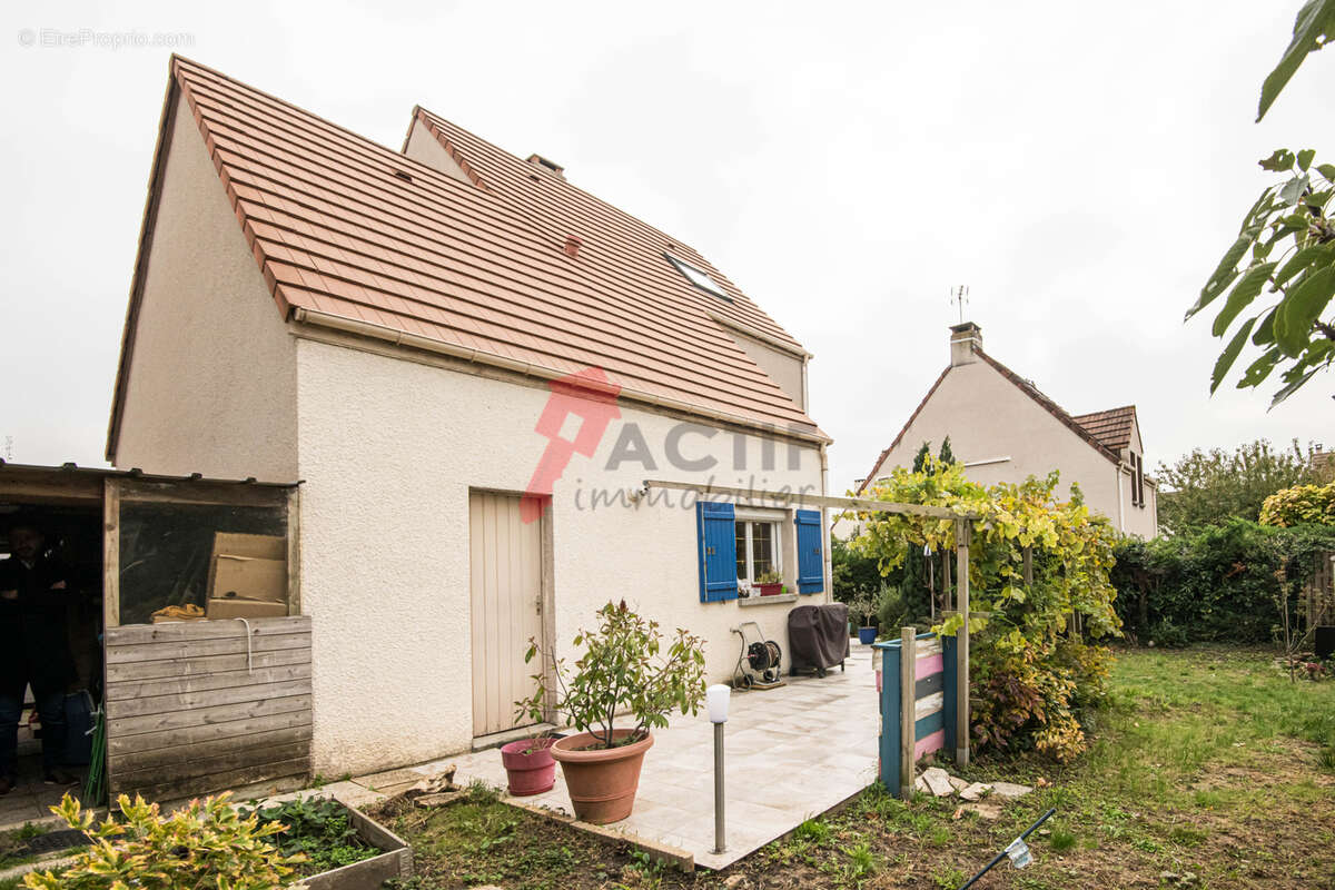 Maison à COURCOURONNES