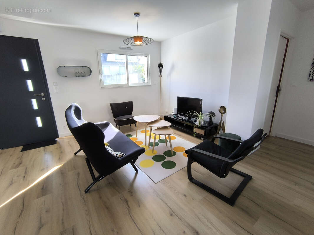 Maison à LES PONTS-DE-CE