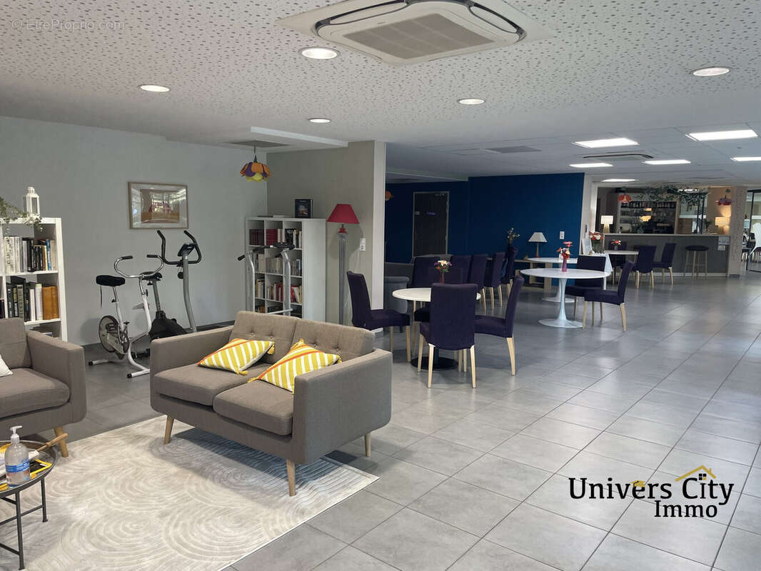 Salon convivialité - Appartement à REZE