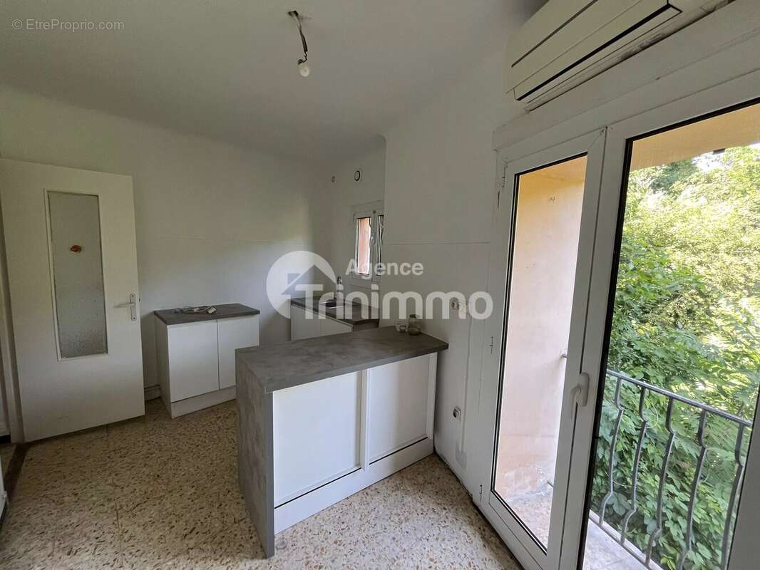 Vente Contes Maison divisée en 3 appartements - photo 14