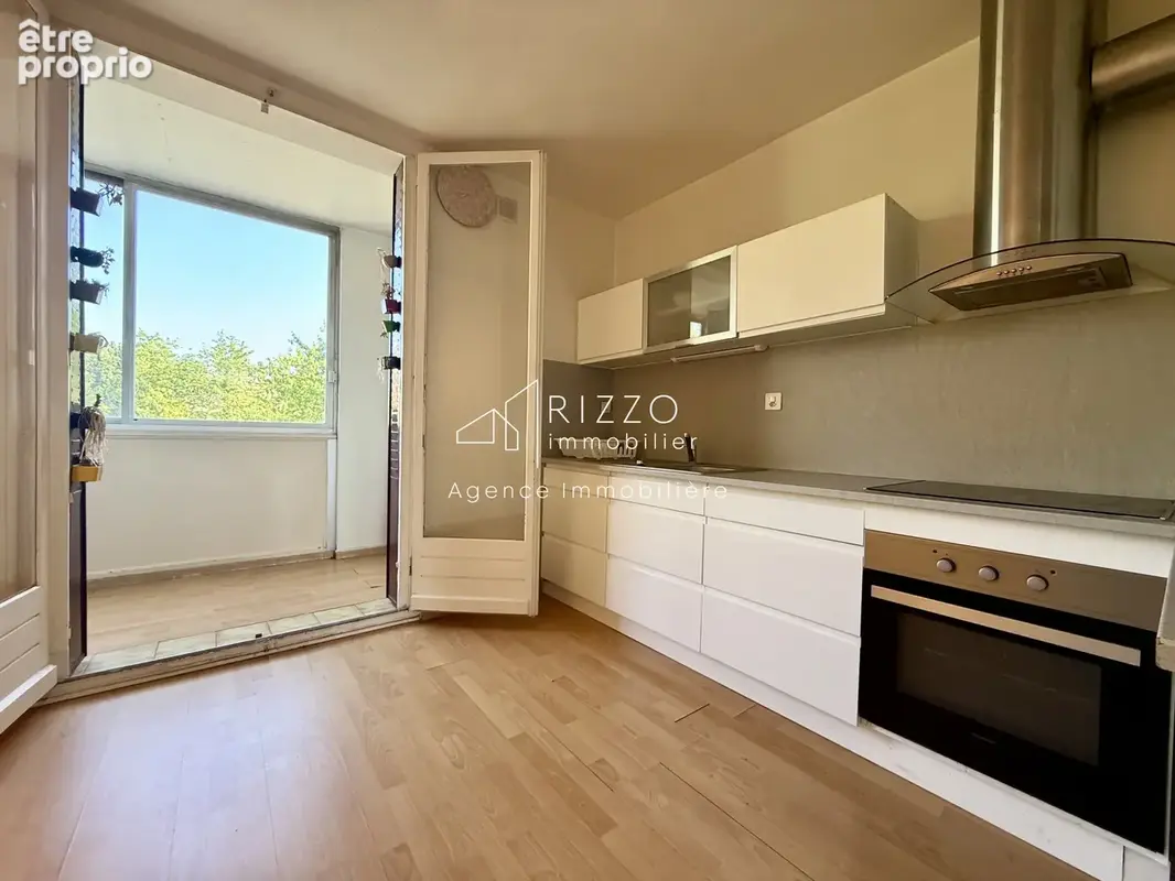 Idéal investisseur ou premier achat : Appartement F3 traversant avec balcon et loggia à Ambilly - photo 2