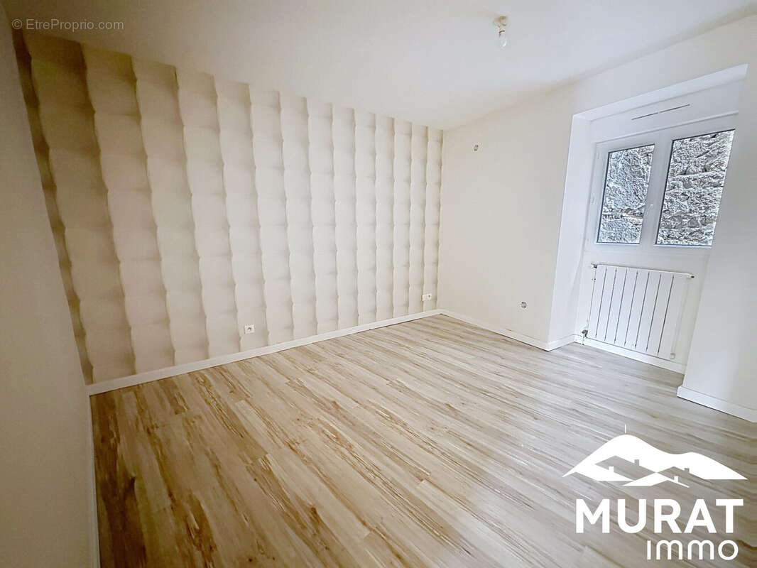 Appartement à VEYRE-MONTON