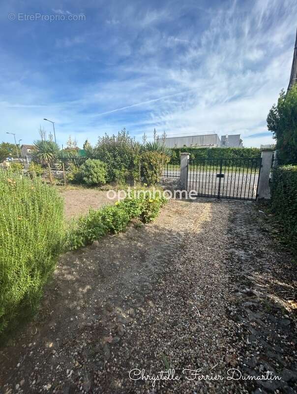 Maison à AMBARES-ET-LAGRAVE