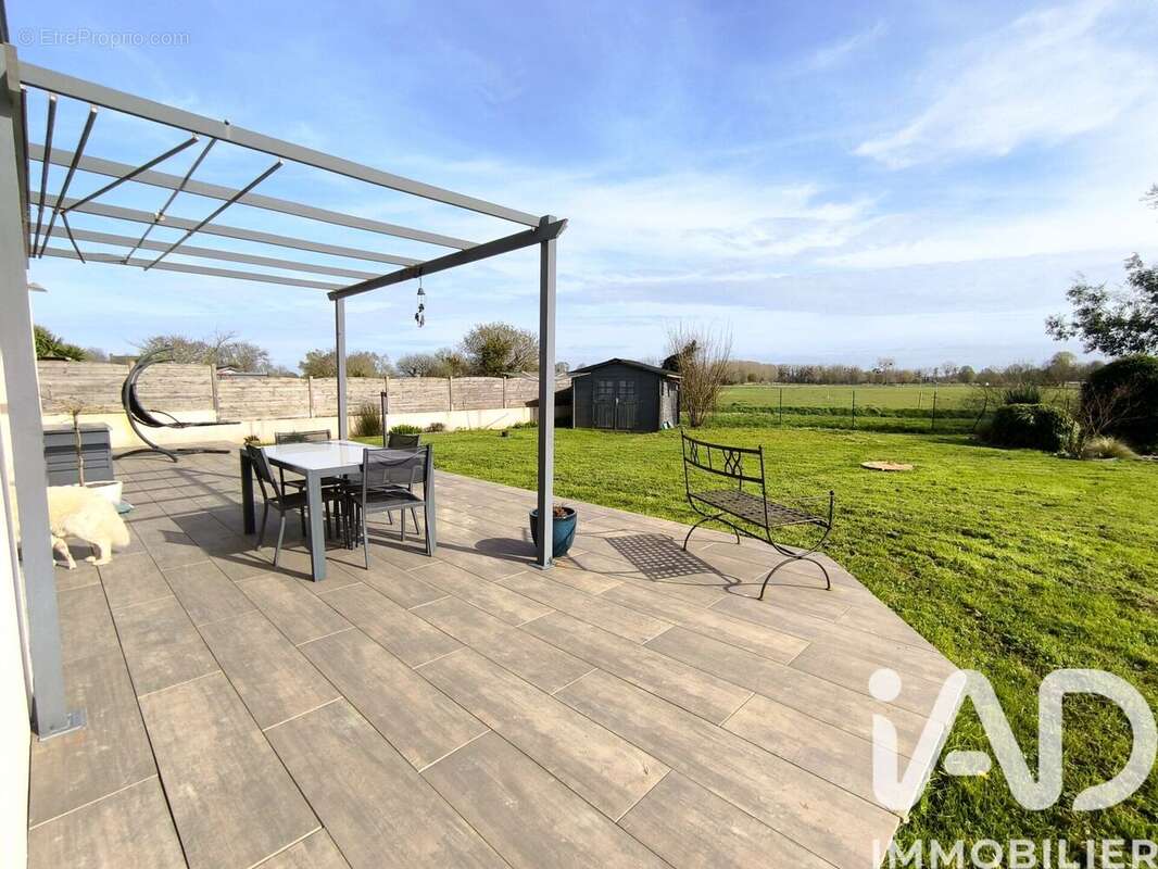 Maison 113 m² à Saint-Guinoux  - photo 2