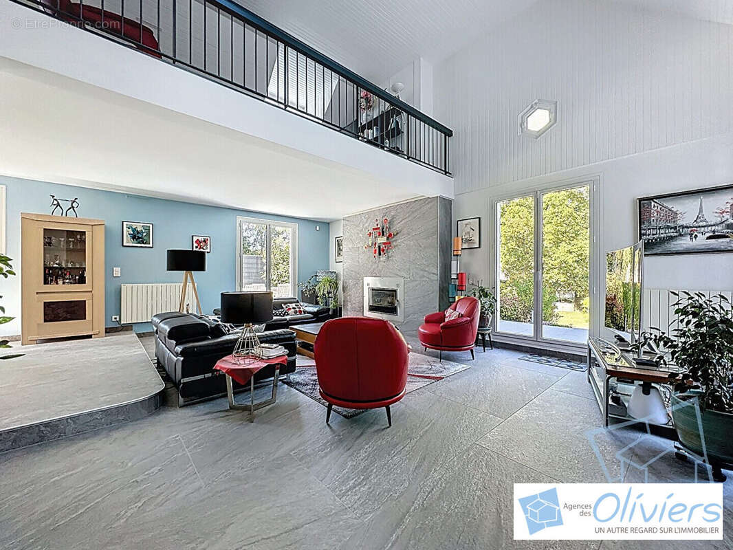 Maison à DAMPIERRE-EN-YVELINES