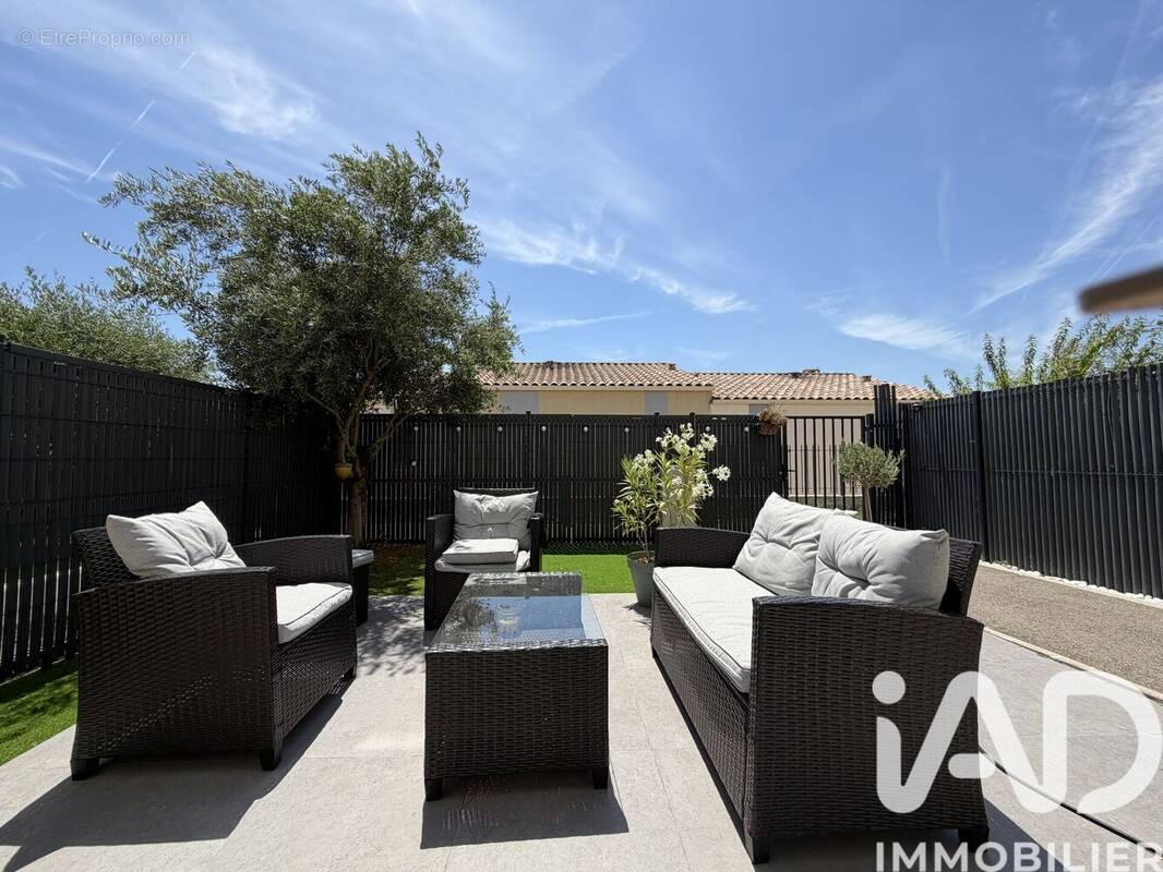 Photo 1 - Maison à LA FARE-LES-OLIVIERS