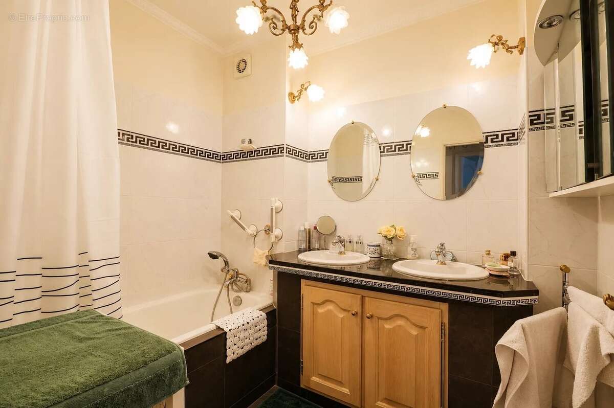 Appartement à VERSAILLES